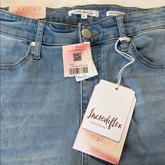 Arula A Beautiful Soul high waist Incrediflex patchwork wide leg boyfriend jean - Picture 11 of 15